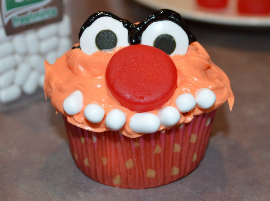 Muppet cupcake 015